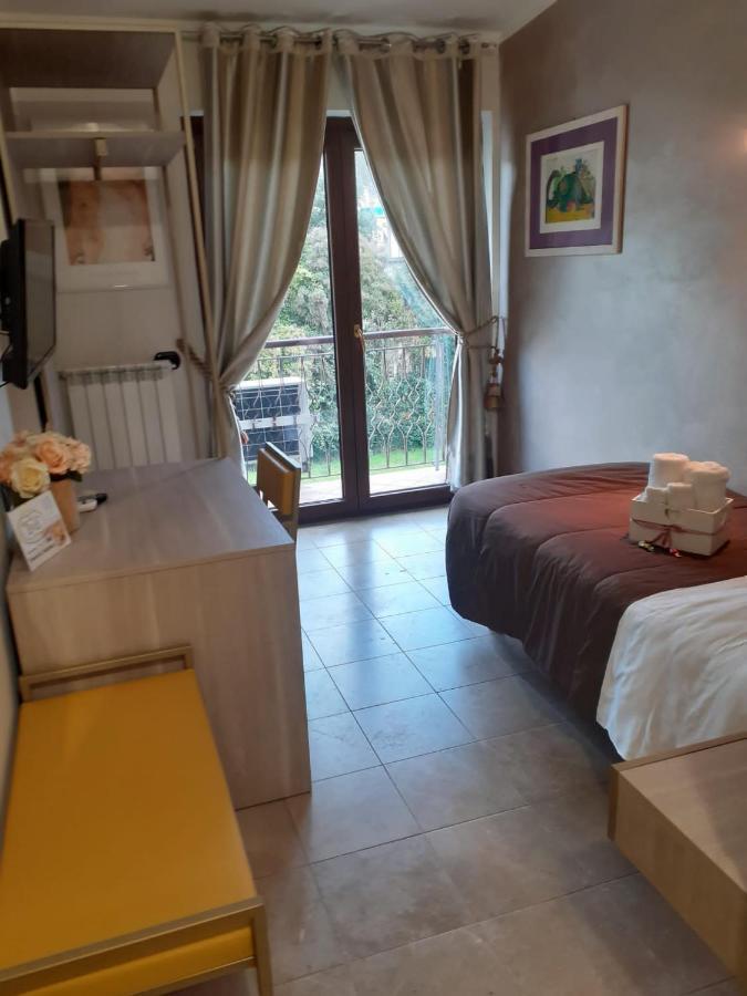 Rainbow Sweet Guest house *